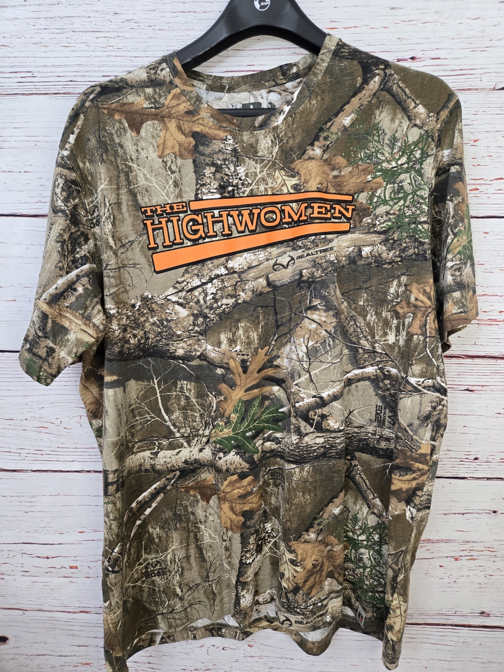 The Highwomen Realtree Camo Russell Outdoors T-Shirt Women’s 2XL